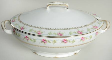 SCR271 Oval Covered Vegetable