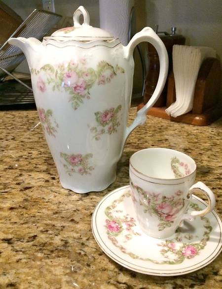 ZSC43 Chocolate Cup & Saucer Set