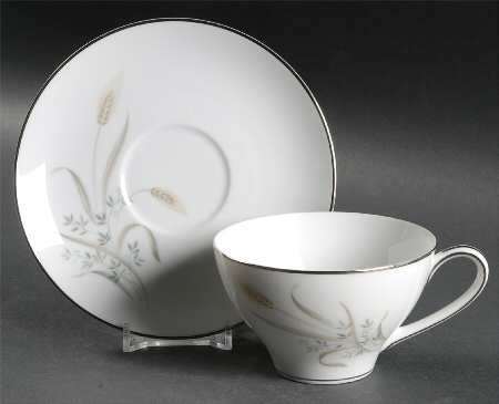 Bountiful Flat Cup & Saucer Set