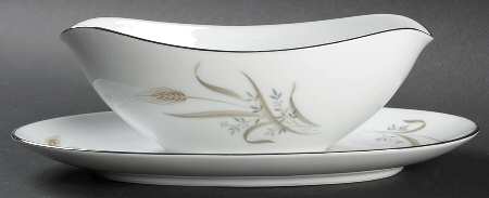 Bountiful Gravy Boat with Attached Underplate
