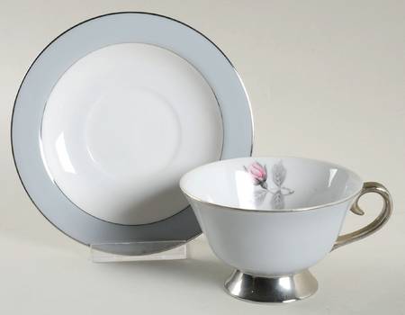 Graceful Beauty Footed Cup & Saucer Set