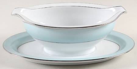 Serenity Gravy Boat with Attached Underplate