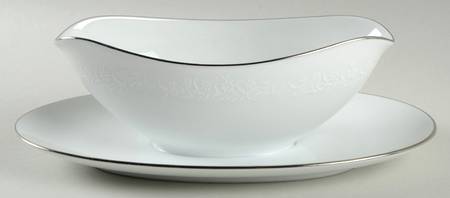 Snow Flower Gravy Boat with Attached Underplate