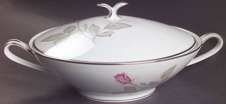 Zylstra Rose (Coupe, Japan) Round Covered Vegetable