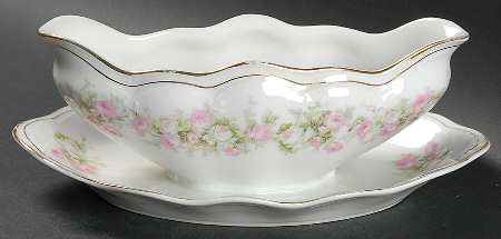 ZSC84 Gravy Boat with Attached Underplate