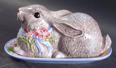 Meadow Bunny 1/4 Pound Figural Covered Butter