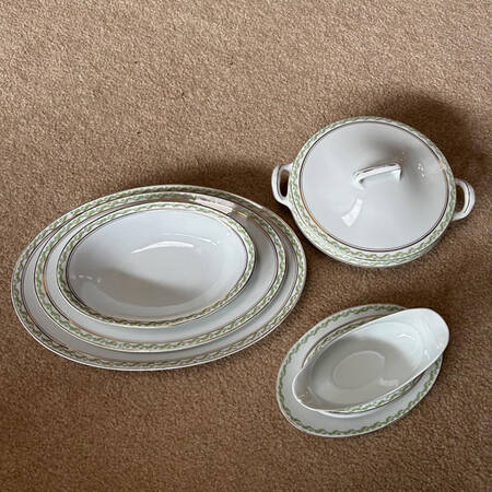 SCR237 Round Covered Vegetable