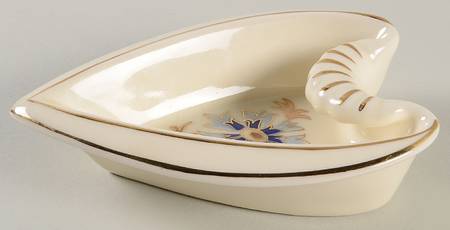 9335-059 Small Heart Shape Ashtray