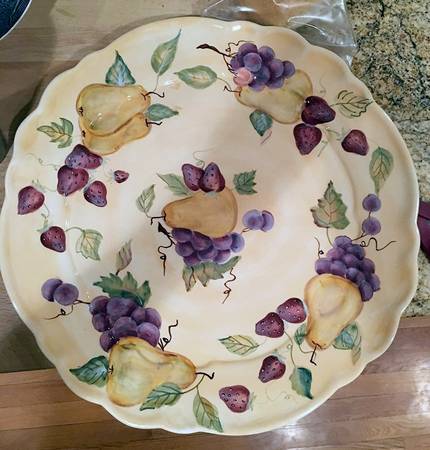 Golden Pear 17" Chop Plate (Round Platter)