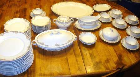 SCR349 Gravy Boat with Attached Underplate