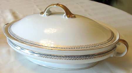 9311 Oval Covered Vegetable