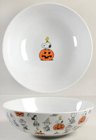 Peanuts Halloween 8" Round Vegetable Bowl