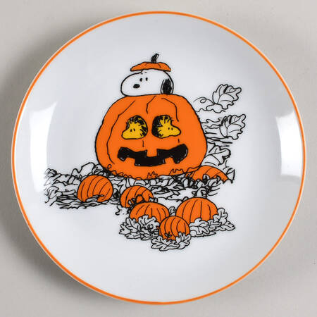 Peanuts Appetizer Plate