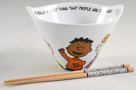 Peanuts Noodle Bowl & Chopsticks Set