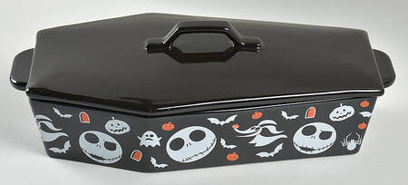Nightmare Before Christmas 2 Qt Coffin Shaped Figural Baker & Lid