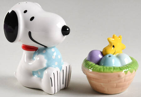 Peanuts Easter Figural Salt & Pepper Set