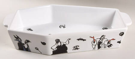 Disney Villians 2 Qt Coffin Shaped Figural Baker No Lid