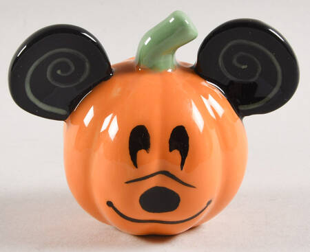 Mickey Pumpkin Figural Salt Shaker by Zrike