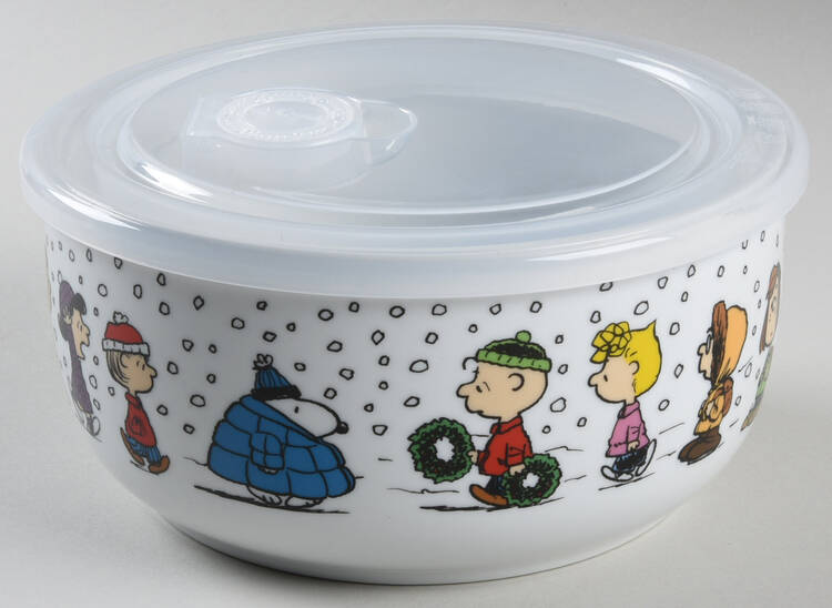 Peanuts Christmas 26 Oz Round Plastic Microwave Bowl & Vented Lid