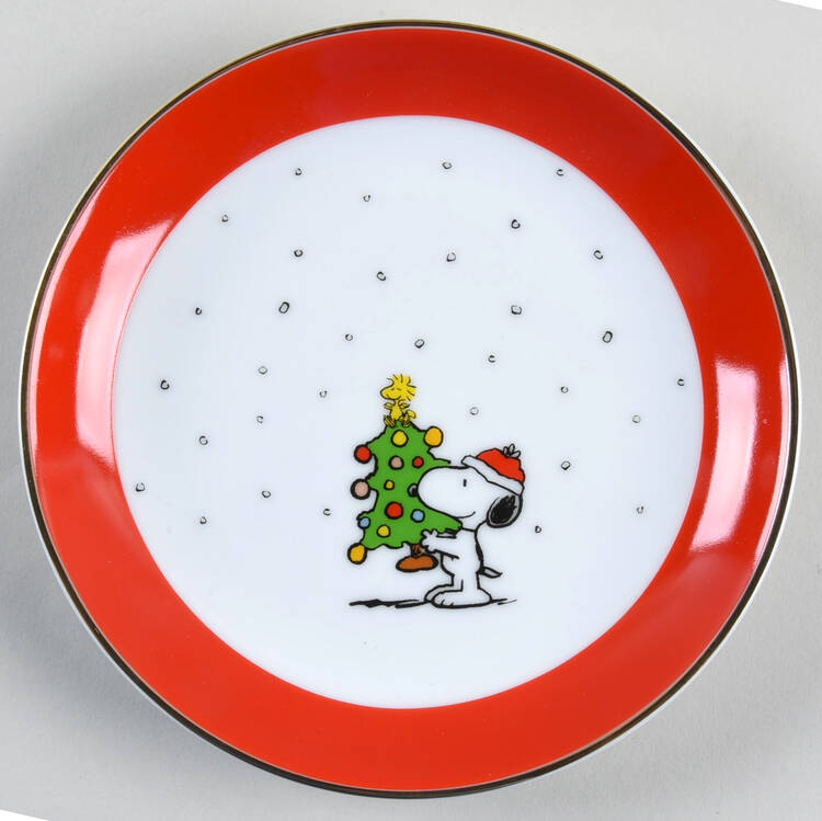 Peanuts Christmas Appetizer Plate