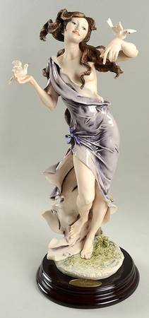 Florentine Garden Daphne - Boxed