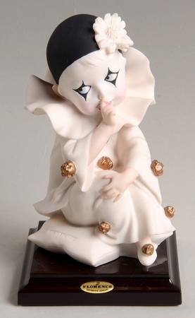 Clowns Pierrot Sucking Finger - No Box