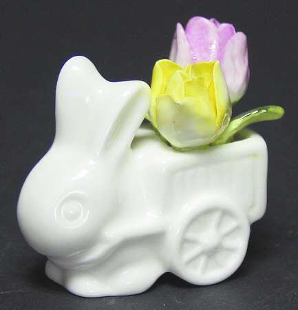 Aynsley Figurines Bunny With Roses - Boxed