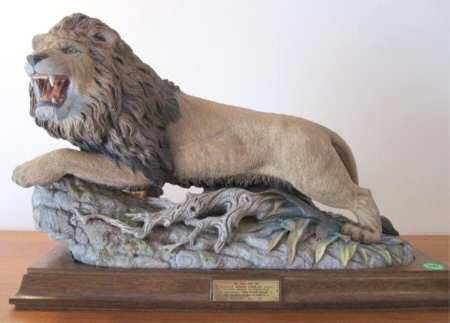 Aynsley Figurines The Lion With Base - Boxed