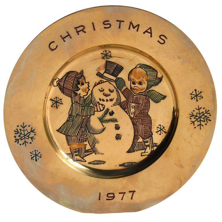 SS Sarna Christmas Plate Children With Snowman - No Box