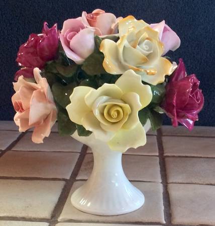Floral Figurine Roses Vase - Boxed