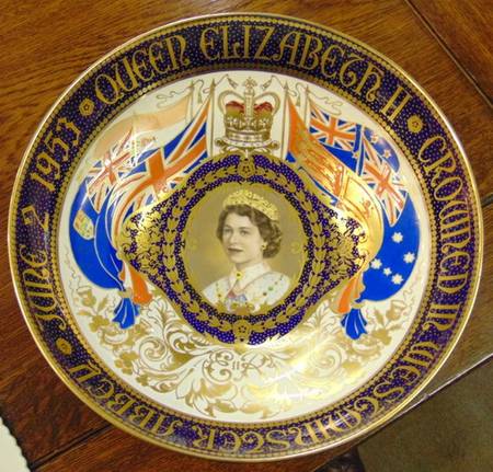 Aynsley Royalty Giftware Elizabeth Ii-Coronation Bowl - No Box