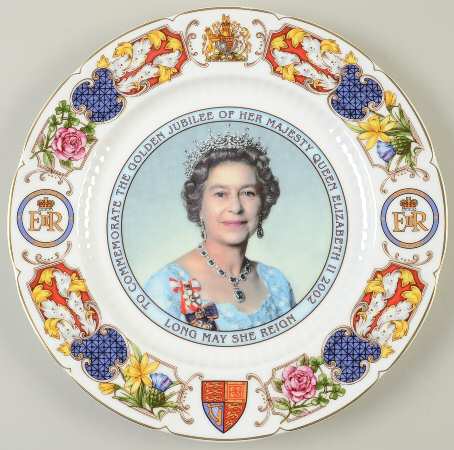 Aynsley Royalty Giftware Elizabeth Ii Golden Jubilee Plate - No Box