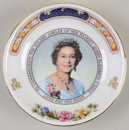 Aynsley Royalty Giftware Elizabeth Ii Golden Jubilee Coaster - Boxed