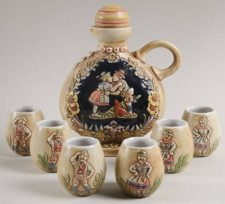 Anheuser Busch Specialty Steins Coracao Decanter-Set Of 7 - No Box