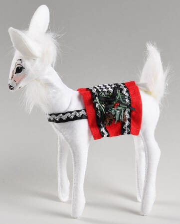 Reindeer Classy White Doe With Saddlebags - No Box
