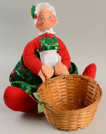 Santa and Mrs Santa Mrs Santa With Basket - No Box