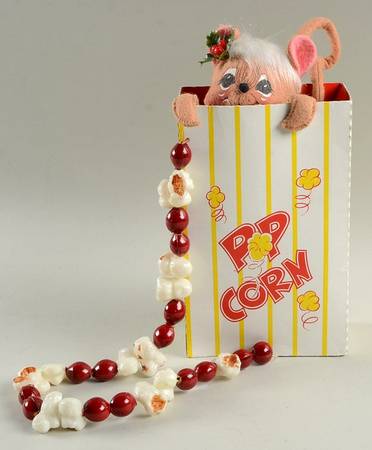 Christmas Mice Stringin Popcorn Mouse - No Box