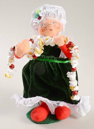 Santa and Mrs Santa Mrs Claus With Popcorn Garland - No Box