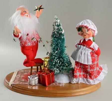 Santa and Mrs Santa Topping The Tree Santa & Mrs Claus - No Box