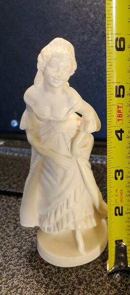 A Santini Sculptures Colonial Woman Dancing - No Box 42
