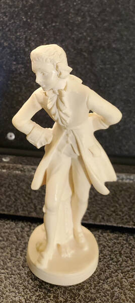 A Santini Sculptures Colonial Man Dancing - No Box