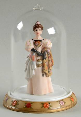 President's Club-Albee Miniature Figurines 2000-Albee Award Figurine - With Box