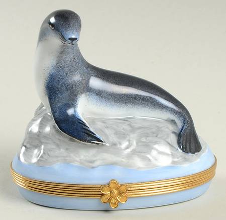 Artoria Limoges Boxes Seal On Rock - Boxed