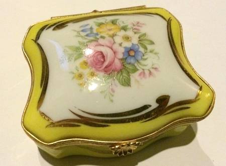 Artoria Limoges Boxes Square Box-Yellow & Flowers - Boxed