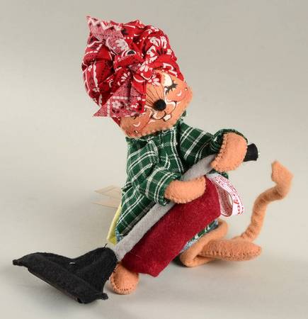 Occupation Mice Vacuum Housewife Mouse - No Box