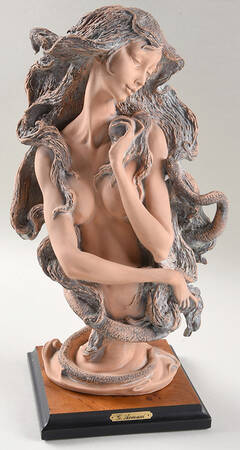 Busts Eve - Boxed