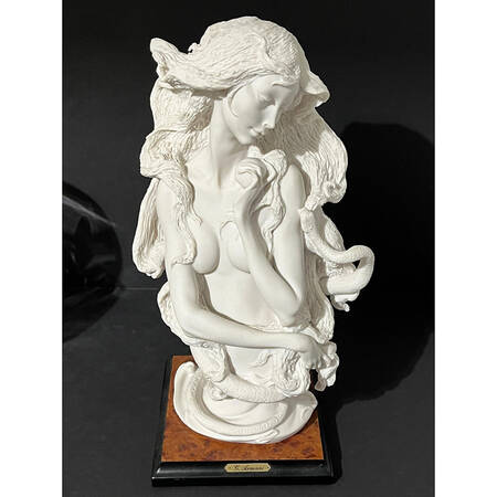 Busts Eve - Boxed