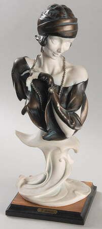 Busts Mystery - Boxed