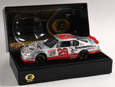 Rcca Elite Kevin Harvick Monte Carlo Looney Tunes - Boxed