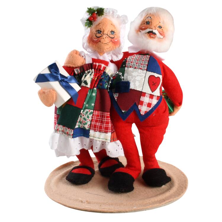 Santa and Mrs Santa Mr & Mrs Santa Exchanging Gifts - No Box